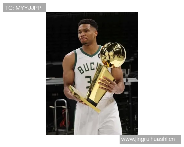 字母哥&AJ·格林第三节联手27分，雄鹿单节追回11分