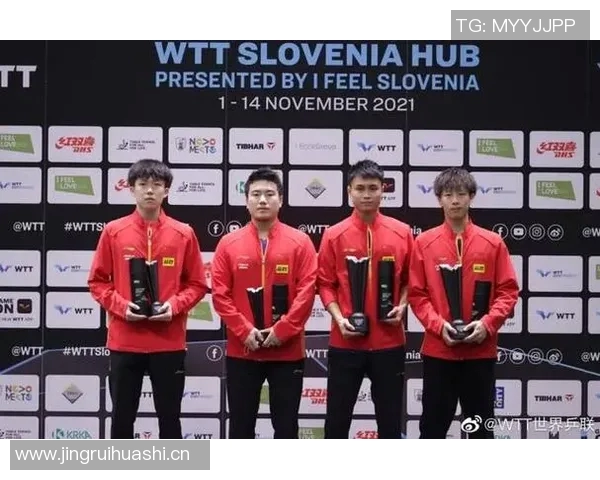 启程休斯敦&明日打火箭！快船官方晒登机照 哈登&小卡面无表情